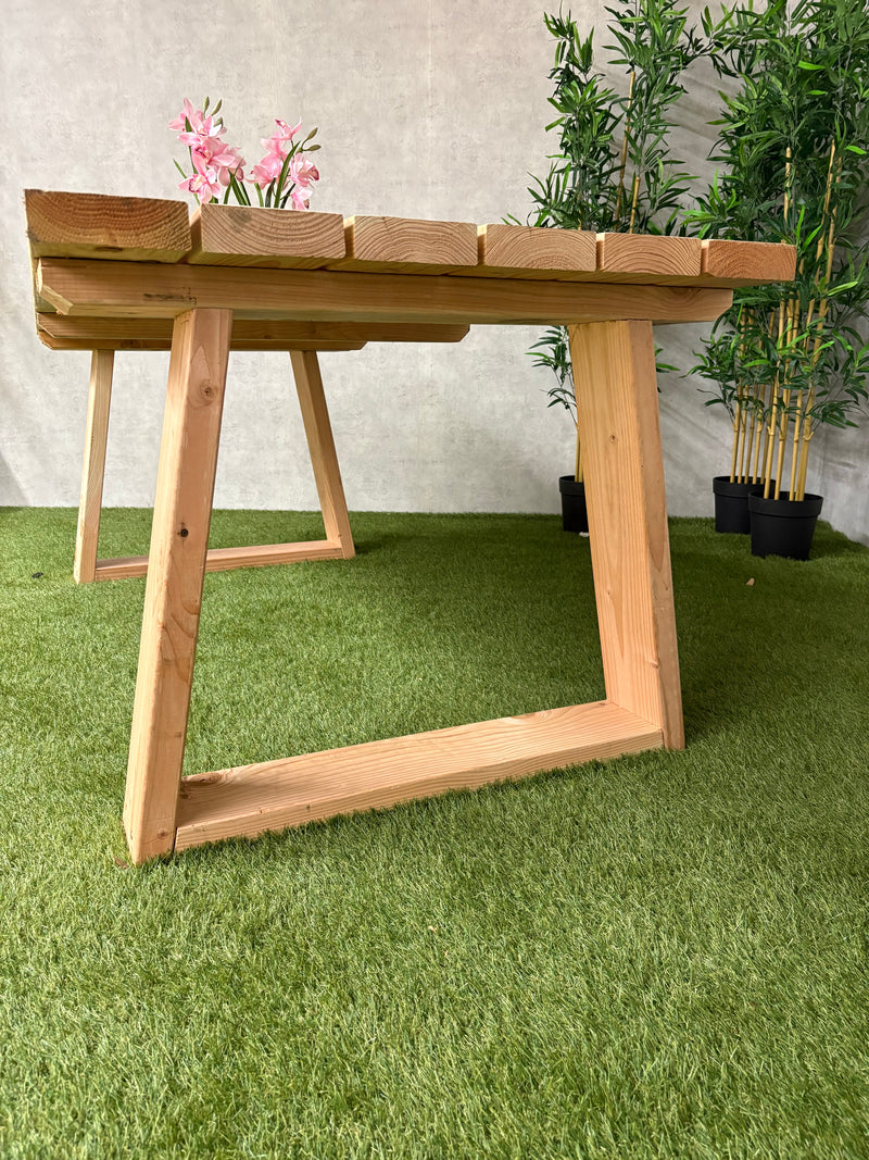 Gartentisch Timbrela | Douglas | Mehrere Größen