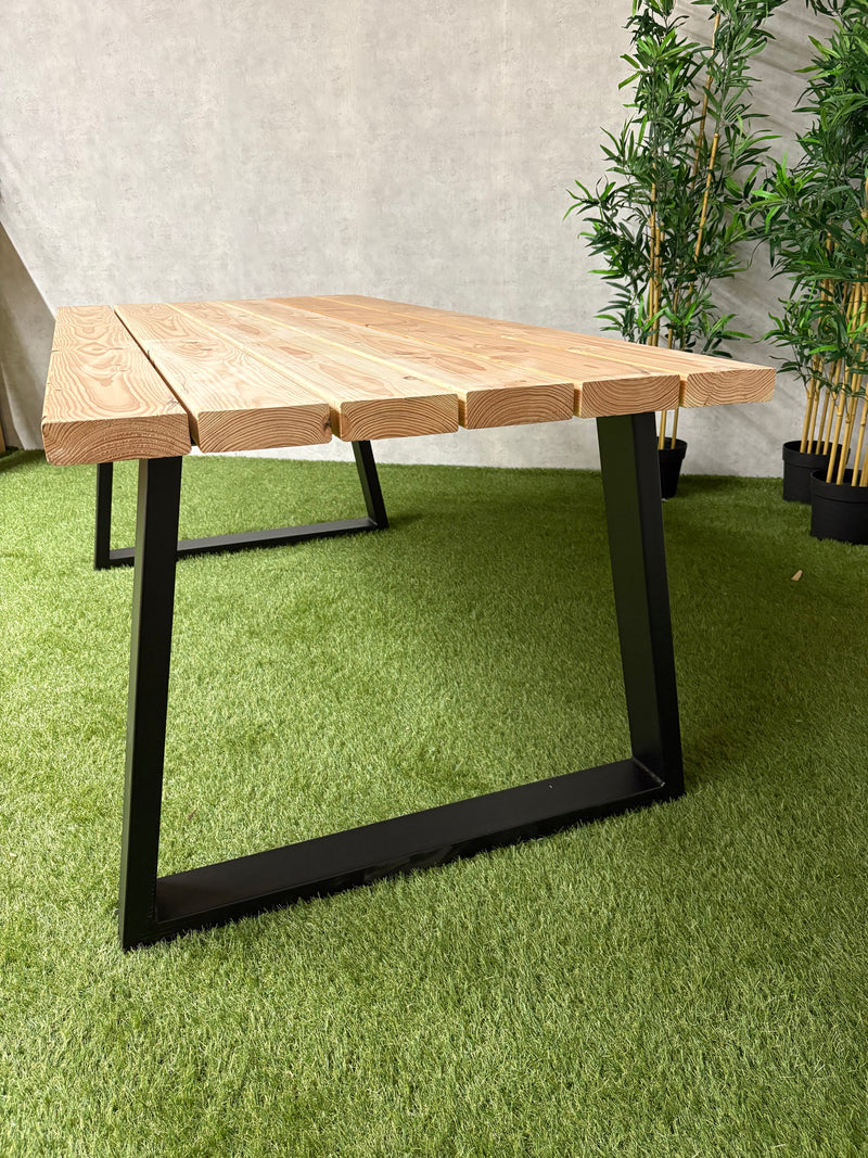 Tuintafel Trapezium | Douglas/staal | Meerdere maten